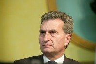 Oettinger an Europa: Mit erneuerbaren Energien ist es alles oder nichts